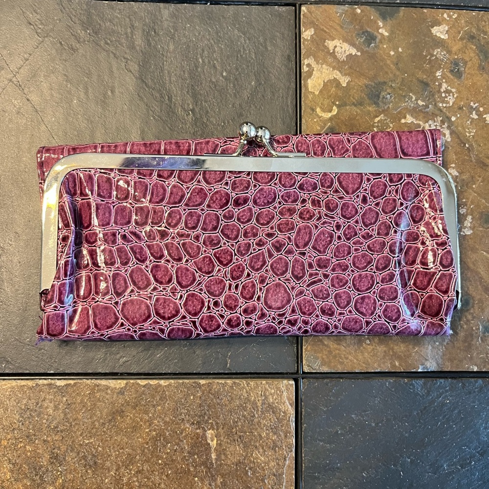 Crocodile-Embossed magnetic close Clutch